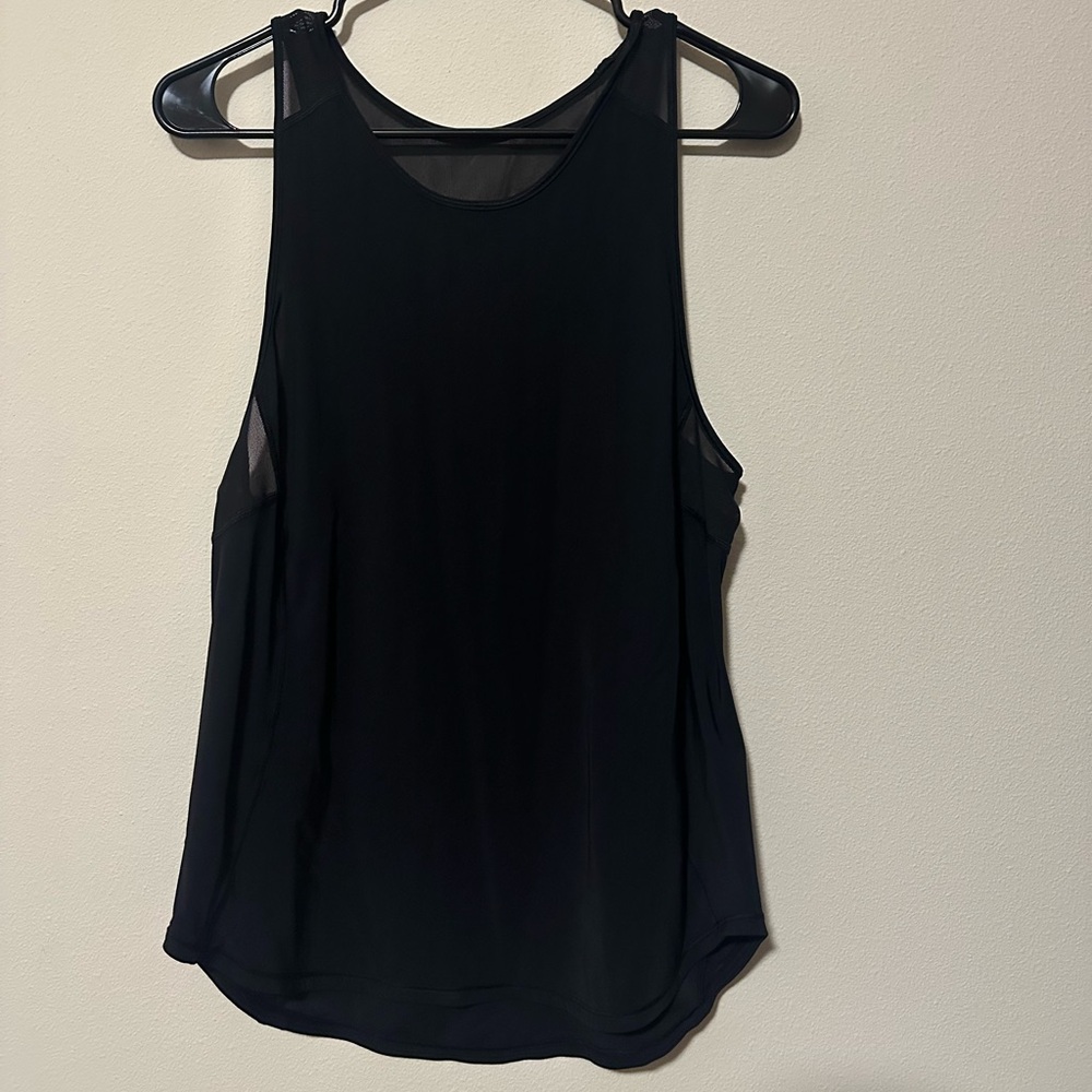 Lululemon sculpt tank solid black back mesh W1M74S fits like a medium 8/10 - Picture 2 of 4